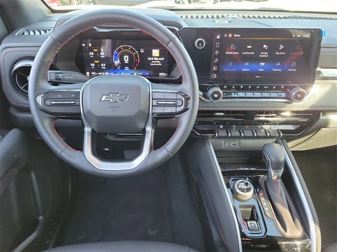 Used 2025 Chevrolet Colorado Z71 w/ Midnight Edition image 4