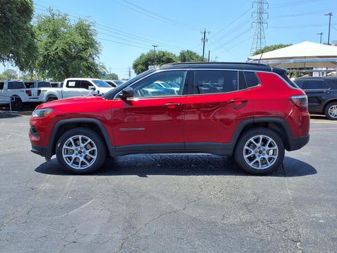 Used 2025 Jeep Compass Limited AWD/4WD image 8