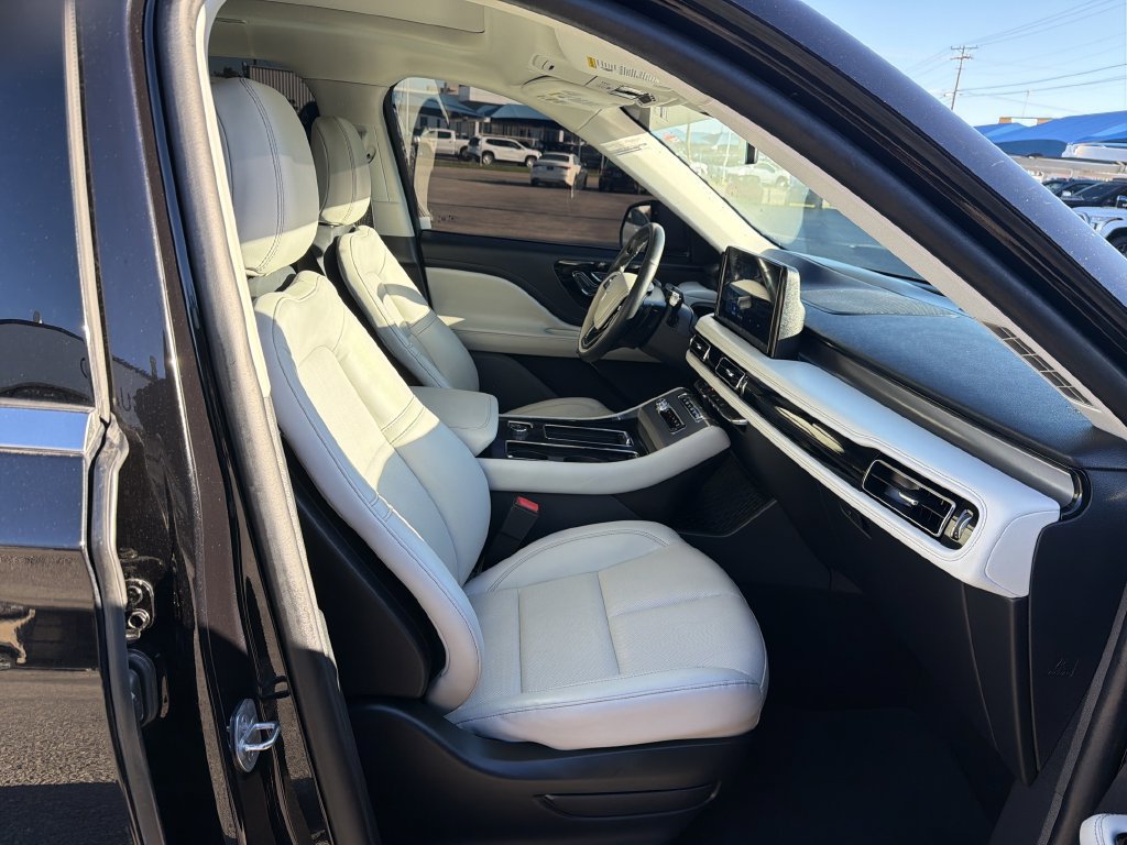 Used 2025 Lincoln Aviator 2WD image 15