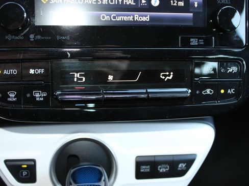 Used 2018 Toyota Prius Prime Plus image 21