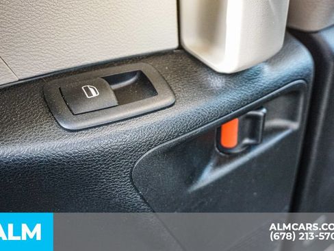 Used 2024 Chrysler Pacifica Touring-L FWD image 33
