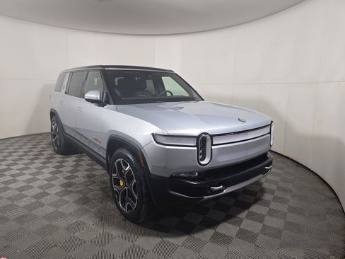 Used 2023 Rivian R1S Adventure AWD/4WD image 7