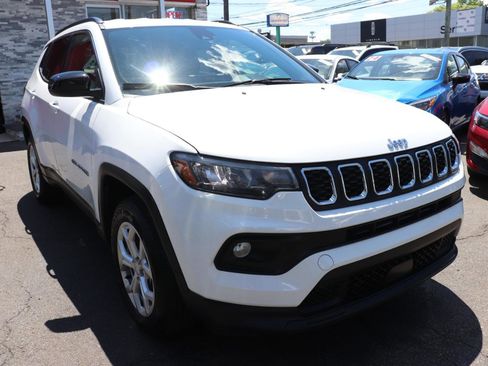 Used 2024 Jeep Compass Latitude AWD/4WD image 7