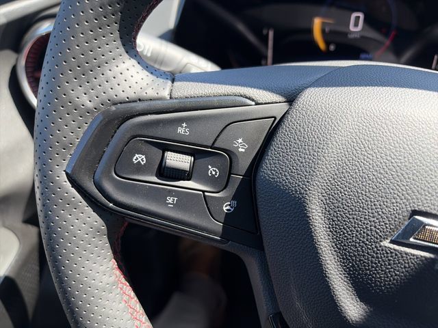 Used 2026 Chevrolet Trax RS w/ Sunroof Package FWD image 18