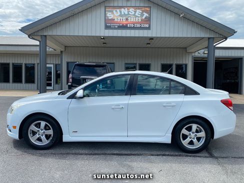 Used 2014 Chevrolet Cruze LT w/ All-Star Edition FWD image 1
