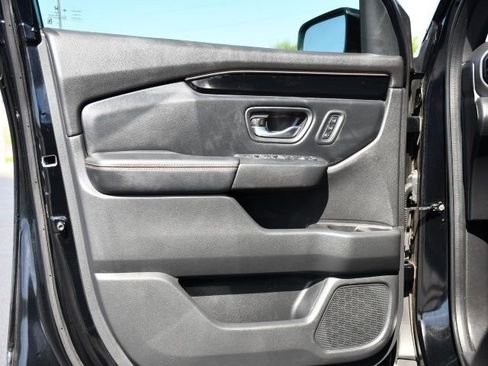 Used 2023 Honda Pilot TrailSport image 10