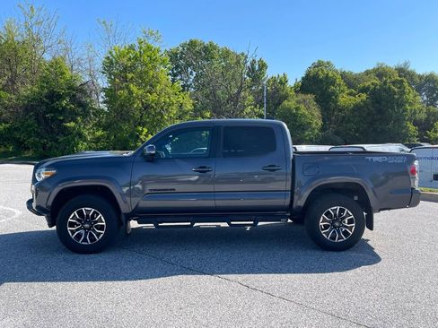 Used 2020 Toyota Tacoma TRD Sport AWD/4WD image 8