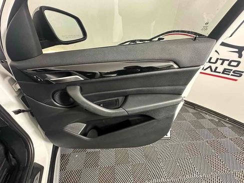 Used 2018 BMW X1 sDrive28i image 23