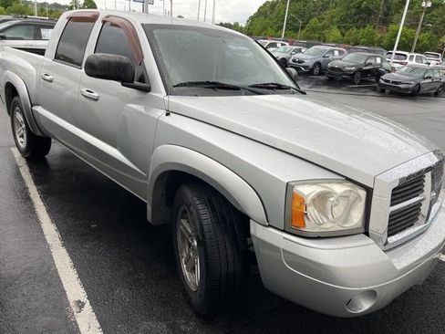 Used 2007 Dodge Dakota SLT w/ Sun & Wheel Value Group AWD/4WD image 6