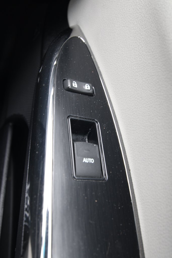Used 2018 Toyota Avalon Limited w/ All Weather Liner Package FWD image 25