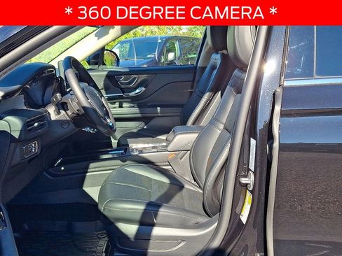 Used 2025 Lincoln Corsair AWD w/ Equipment Group 101A image 13