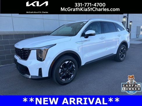 Certified 2025 Kia Sorento S image 1