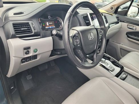 Used 2016 Honda Pilot Touring image 12