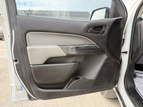 Used 2018 Chevrolet Colorado 2WD Extended Cab image 12