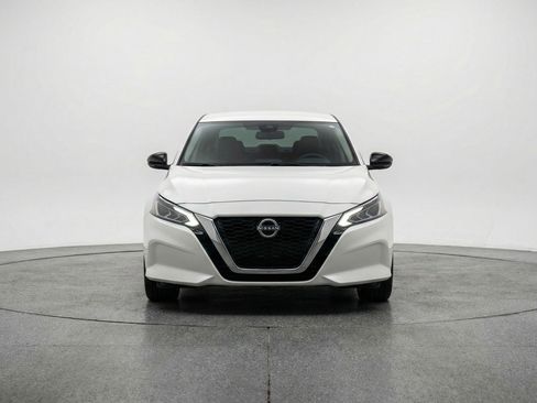 Used 2025 Nissan Altima 2.5 SV image 2