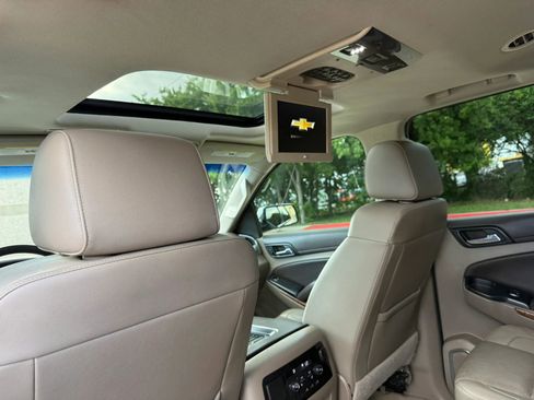 Used 2017 Chevrolet Suburban Premier RWD image 13