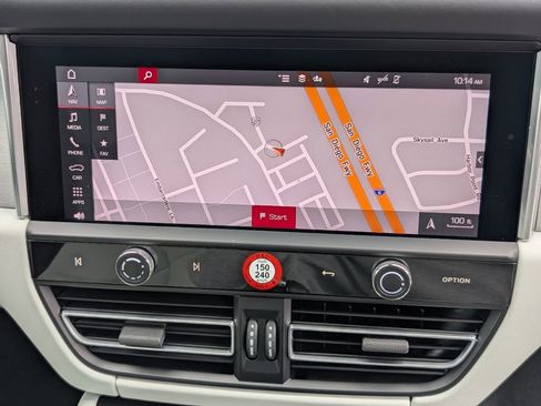 Certified 2024 Porsche Macan AWD/4WD image 14