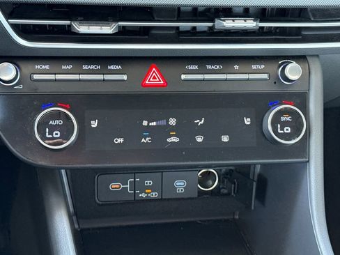 Used 2025 Hyundai Sonata SEL FWD image 28