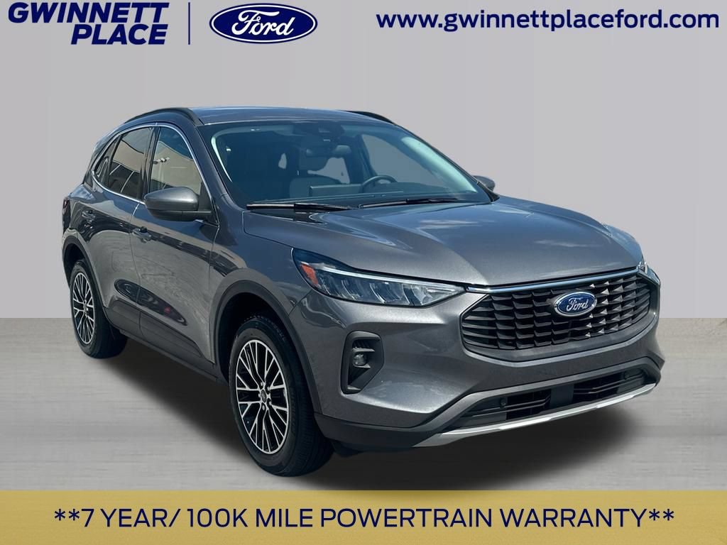 Certified 2025 Ford Escape SE FWD image 3