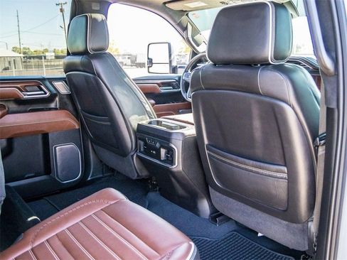 Used 2024 GMC Sierra 2500 Denali Ultimate AWD/4WD image 24