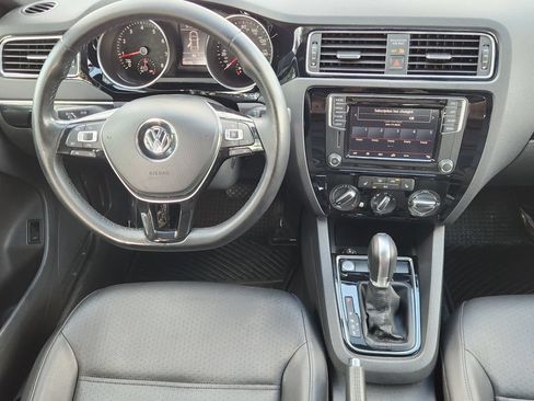 Used 2018 Volkswagen Jetta Sport FWD image 27