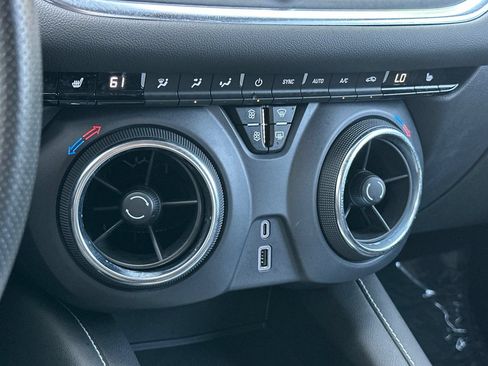 Used 2025 Chevrolet Blazer LT AWD/4WD image 17