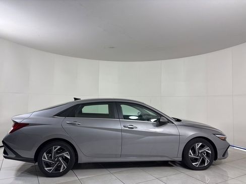 New 2026 Hyundai Elantra Limited image 6