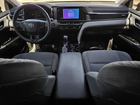 Used 2025 Toyota Camry LE image 30