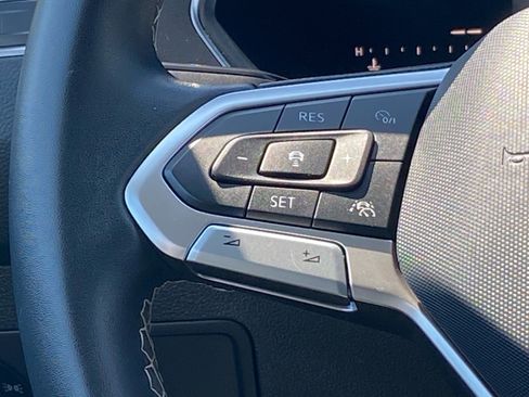 Certified 2023 Volkswagen Tiguan SE FWD image 6