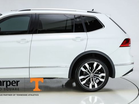 Used 2021 Volkswagen Tiguan SEL Premium R-Line image 43