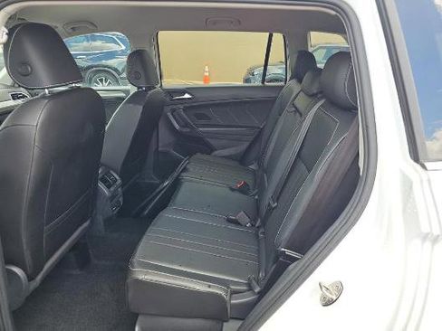 Used 2022 Volkswagen Tiguan SE image 8