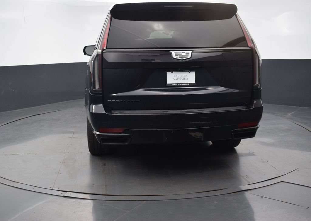 Used 2022 Cadillac Escalade Sport w/ Touring Package AWD/4WD image 5