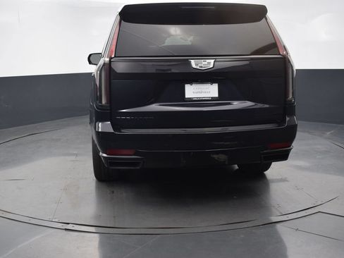 Used 2022 Cadillac Escalade Sport w/ Touring Package AWD/4WD image 5