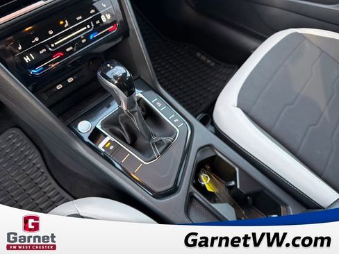 Certified 2025 Volkswagen Taos SE image 34