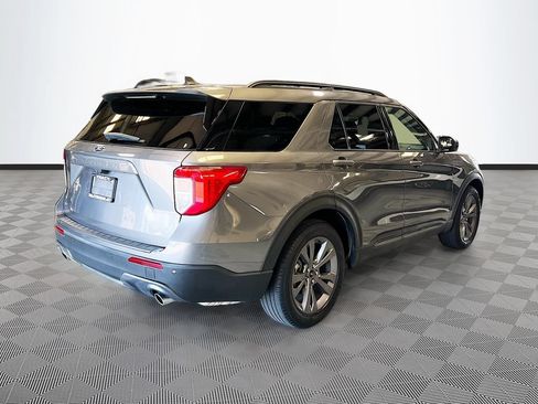 Used 2022 Ford Explorer XLT w/ Equipment Group 202A RWD image 7