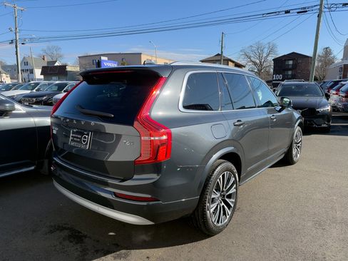 Certified 2022 Volvo XC90 T6 Momentum w/ Climate Package image 6
