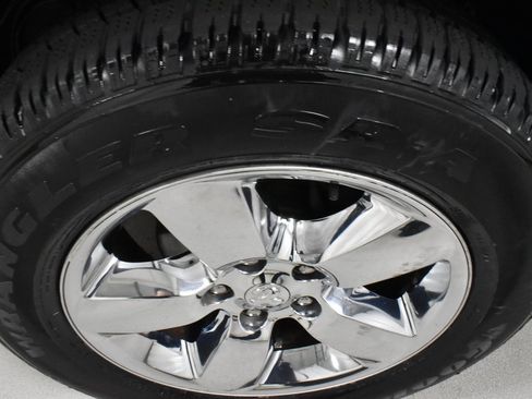 Used 2018 RAM 1500 Express image 9