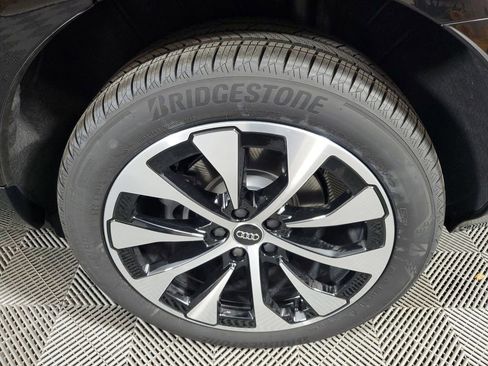 New 2026 Audi Q3 quattro 2.0T AWD/4WD image 11