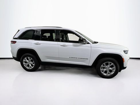 Used 2023 Jeep Grand Cherokee Limited AWD/4WD image 4