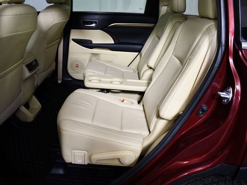 Used 2017 Toyota Highlander Limited image 51