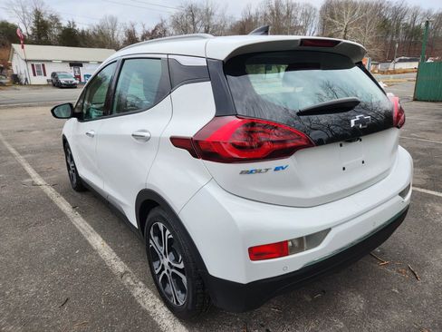 Used 2019 Chevrolet Bolt Premier w/ Infotainment Package image 11
