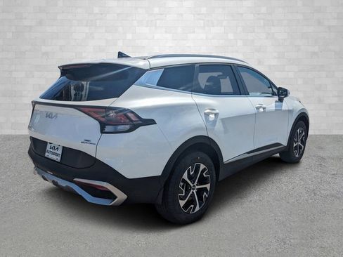 Used 2024 Kia Sportage EX image 3