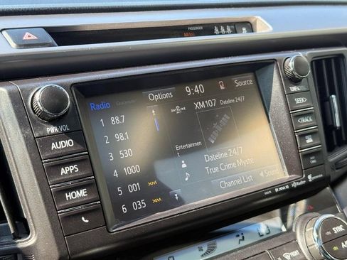 Used 2018 Toyota RAV4 Limited AWD/4WD image 23