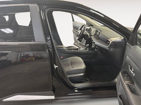 Used 2025 Nissan Kicks SV w/ Interior Electronics Package image 15