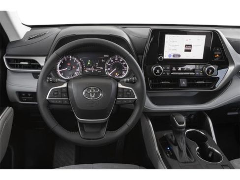 Certified 2025 Toyota Highlander LE AWD/4WD image 9