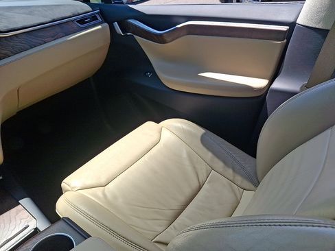 Used 2017 Tesla Model X 100D AWD/4WD image 15