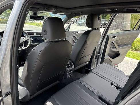 Used 2023 Volkswagen Tiguan SE R-Line image 34