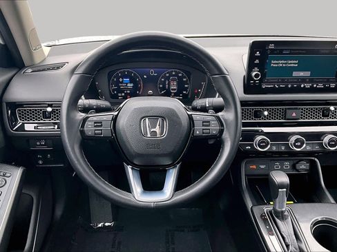 Used 2024 Honda Civic Touring image 5