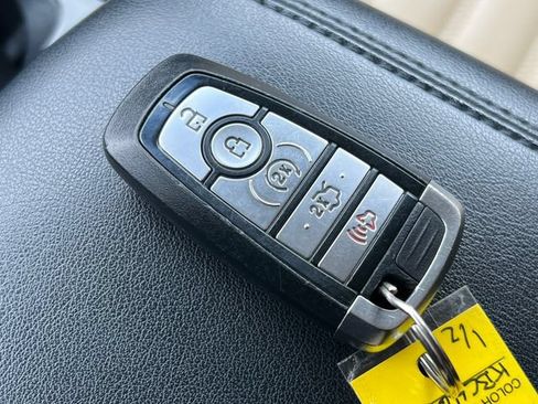 Used 2019 Ford Edge SEL w/ Equipment Group 201A AWD/4WD image 25