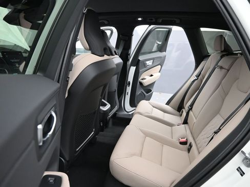 New 2026 Volvo XC60 B5 Core w/ Climate Package image 21